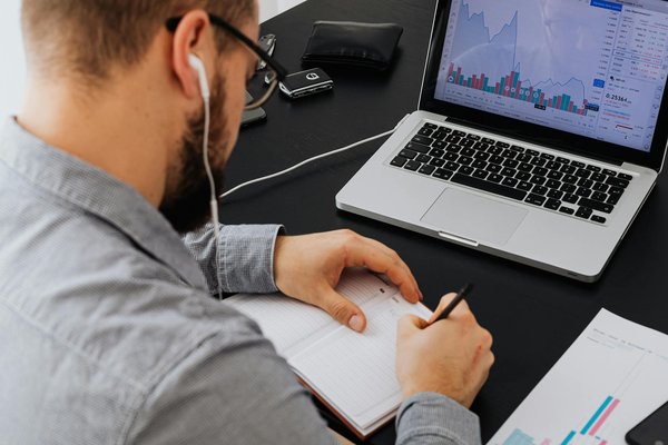 Apprendre JavaScript en autodidacte: ressources et méthodologie